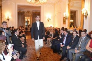 Londra'da Atat&uuml;rk kıyafetleri defilesi
