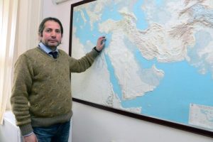 "Doğu Akdeniz'de g&uuml;&ccedil; m&uuml;cadelesi ve gerginlik kızışıyor"