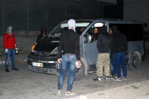 PKK yol kesip kimlik kontrol&uuml; yaptı!