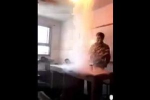 Kimya &ouml;ğretmeninin deneyinde beklenmedik son