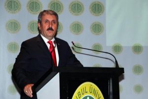 "T&uuml;rk&ccedil;e'den taviz verirseniz, egemenliğinizden taviz verirsiniz"
