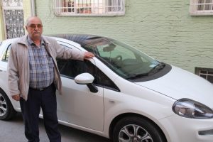 Yeni aldığı otomobilin hasar kaydı &ccedil;ıkınca...