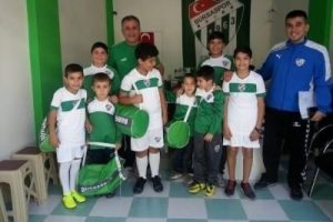 Bursaspor Nazilli'de futbol okulu a&ccedil;tı