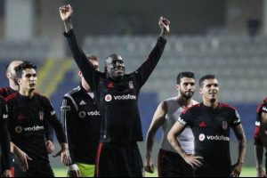 Beşiktaş 3 ma&ccedil;ın oynanacağı stadı a&ccedil;ıkladı!