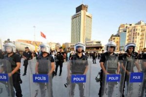 Emniyet'te k&ouml;kl&uuml; değişiklikler