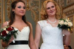 İki gelin bir nikah...