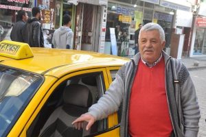 Taksicinin parasını alan gasp&ccedil;ılar yakalandı