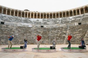 İlk vuruşlar Aspendos'ta