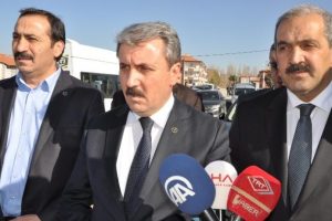 "Millet &ouml;nce &uuml;lkenin bor&ccedil;tan kurtulmasını istiyor"