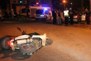 Motosikletli s&uuml;r&uuml;c&uuml;n&uuml;n dili koptu!