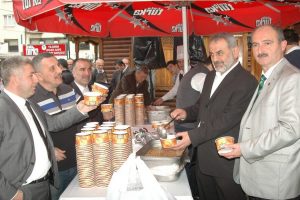 Aşure şenliği'nde bir araya geldiler...