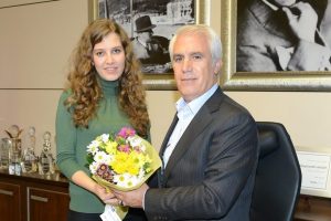 Nil&uuml;fer Belediyesi Halk Evi'nde ilk konser &ouml;ğrencilerden