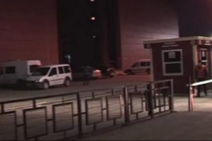 Bakırk&ouml;y Adliyesi'nde firar: 10 tutuklu ka&ccedil;tı