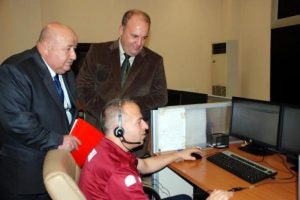 Telefonu denemek i&ccedil;in 112'yi arıyorlar!