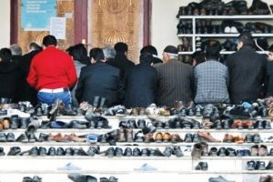 Cuma namazı hırsızlıklarına dikkat!
