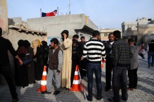 Ak&ccedil;akale'de Suriyelilere nakdi yardım
