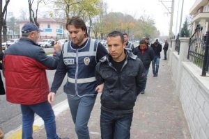 'Y&uuml;zbinlerce lira' vurgun yaptı