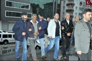 Alkoll&uuml; eğlence kanlı bitti: 1 &ouml;l&uuml;