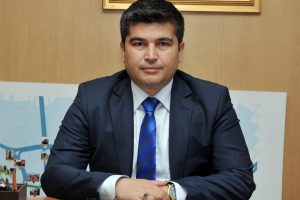 Adını kullanan dolandırıcılardan şikayet&ccedil;i oldu