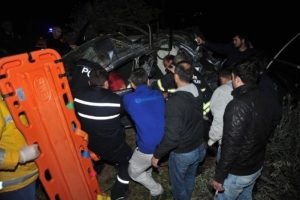 Bursa'da hurdaya d&ouml;nen otomobilden yaralı &ccedil;ıkarıldı