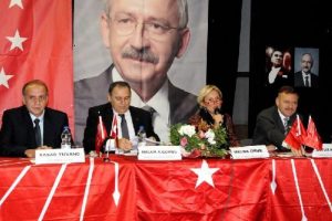 CHP'li Vekiller, Avrupalı T&uuml;rklere 'siyaset' &ccedil;ağrısı yaptı