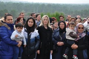 Okulun karşısına baz istasyonu kurdular!