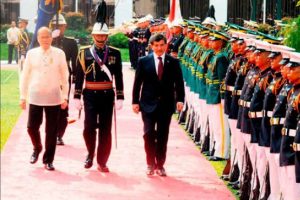 Barışın mimarı T&uuml;rkiye'ye teşekk&uuml;r