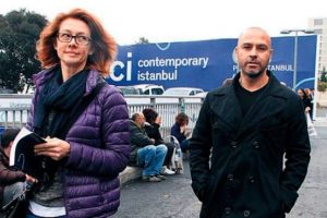 Liseli aşıklar sergide...