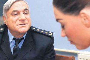 Mehmet Ali Erbil'in ilgisi Yolanthe yengeyi bunalttı...