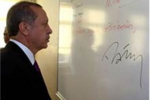 Erdoğan bakın tahtaya ne yazdı?