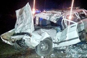 Karşı y&ouml;nden otomobille &ccedil;arpıştı: 2 &ouml;l&uuml;, 2 yaralı