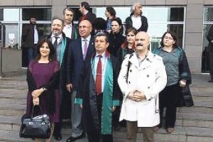 Argo konuşan h&acirc;kim salonu karıştırdı!