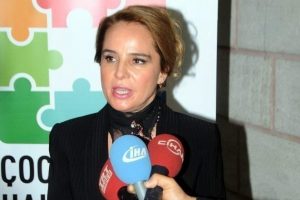 "&Ccedil;ocuk gelinler sesini &ccedil;ıkaramıyor"