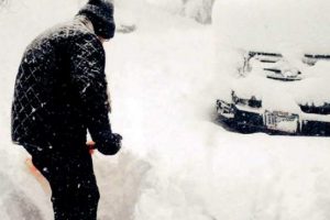 38 yılın en soğuk g&uuml;n&uuml; 4 can aldı