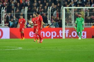 T&uuml;rkiye "kalesini" savunamadı