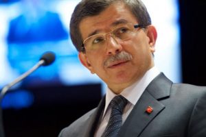 Başbakan Davutoğlu'nun konvoyunda kaza