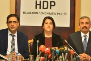 ''5 mahkum &Ouml;calan'a sekreterlik yapacak''