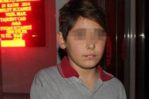 &Ccedil;ocuğunu d&ouml;ven &ouml;ğretmenden şikayet&ccedil;i oldu