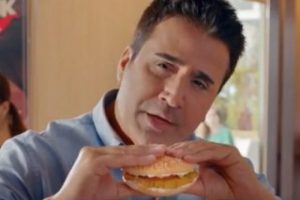 Emrah oynadığı reklamdan 2 milyon 800 bin TL aldı...