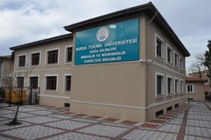 BT&Uuml; rekt&ouml;r&uuml;n&uuml; se&ccedil;iyor