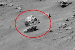 Mars'ta insan kafatası mı bulundu?
