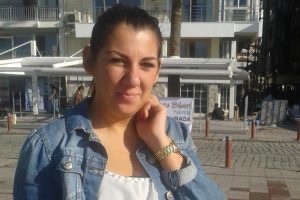 Alman turist 10. kattan atladı