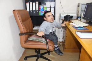 Boyu boyuna huyu huyuna eş arıyor