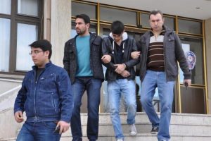 Uyuşturucu i&ccedil;in soygun yapmak istedi!