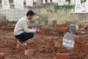 D&ouml;v&uuml;lerek &ouml;ld&uuml;r&uuml;len &ouml;ğretmenlerin &uuml;lkesi