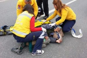 Hurda toplayan yaşlı kadın &ouml;l&uuml;mden d&ouml;nd&uuml;!