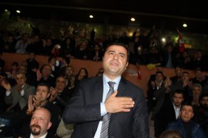 Demirtaş'tan Arın&ccedil;'a g&ouml;nderme!