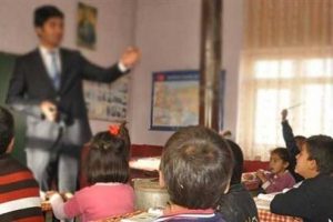 '&Ouml;ğretmenlerin y&uuml;zde 70'i bırakmayı d&uuml;ş&uuml;n&uuml;yor'