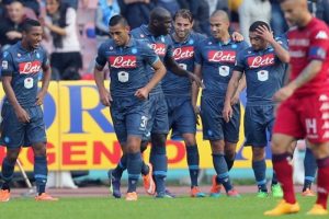 Napoli ka&ccedil;tı Cagliari yakaladı:3-3