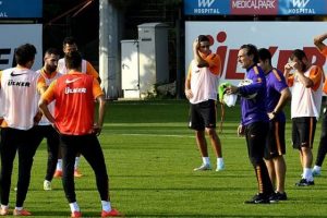 Melo Prandelli'nin &uuml;st&uuml;ne mi y&uuml;r&uuml;d&uuml;?